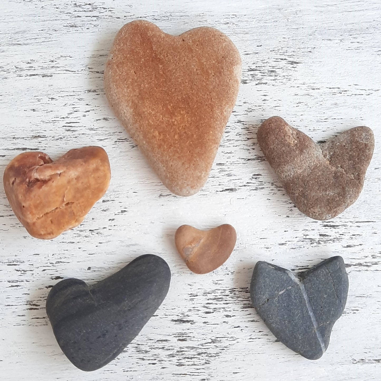 Rustic Heart Shaped Beach Pebbles - 6 pieces