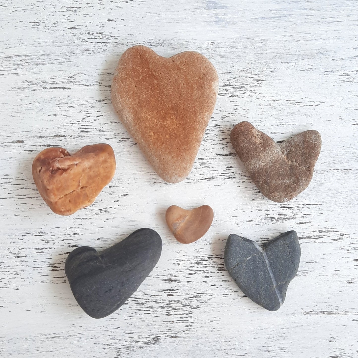 Rustic Heart Shaped Beach Pebbles - 6 pieces