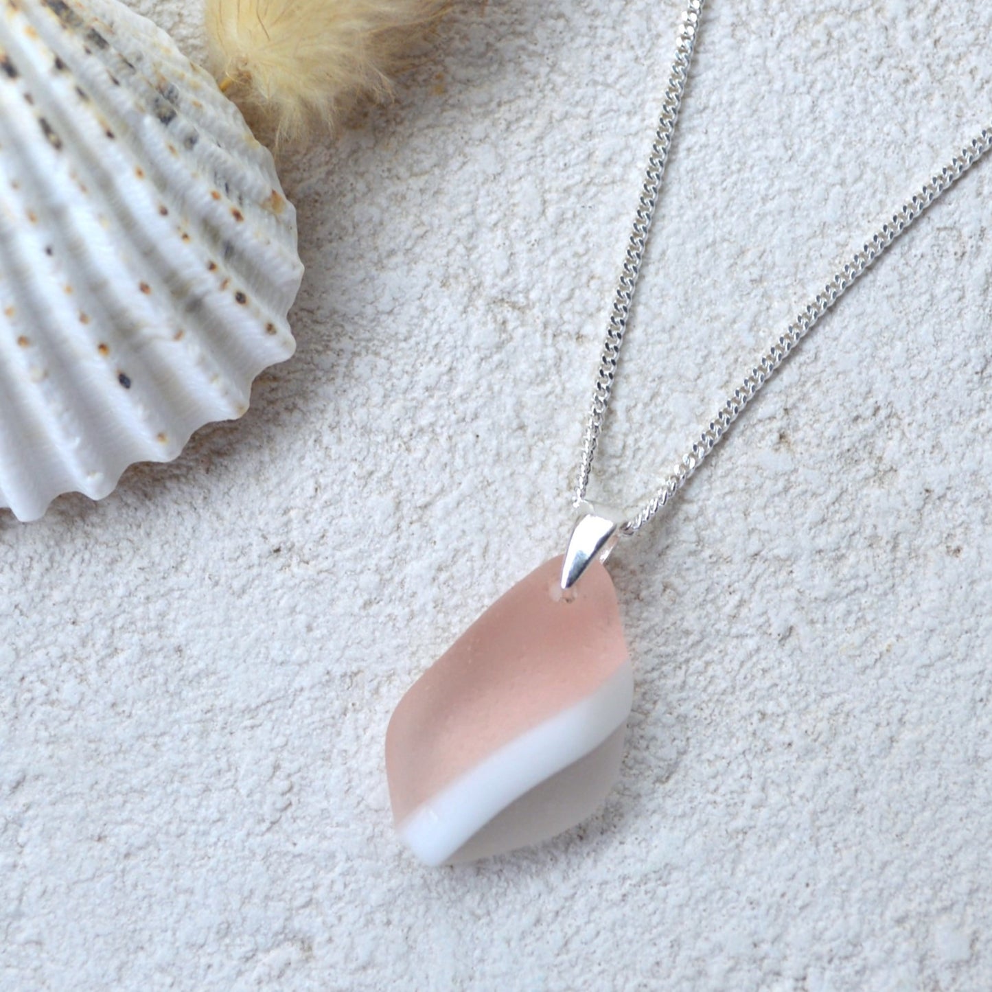 Collar de cristal marino multicolor rosa